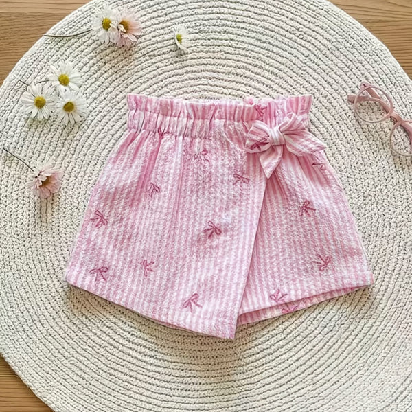  girls' skirt with built-in shorts combines style and functionality, featuring a stretchy elastic waistband for a secure fit. Made from lightweight fabric, it ensures comfort and breathability throughout the day. For best care, machine wash cold (up to 30℃) with similar colors on a gentle cycle. 